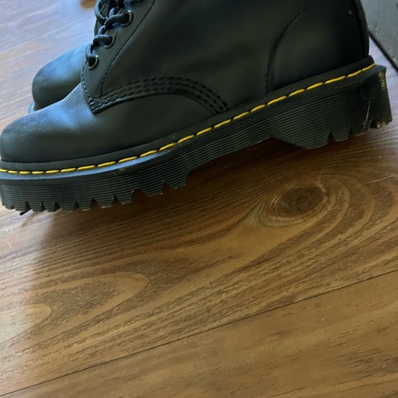 Dr. Martens Unisex 1460 Bex Smooth Leather Platform Boot size 8 - Picture 7 of 8